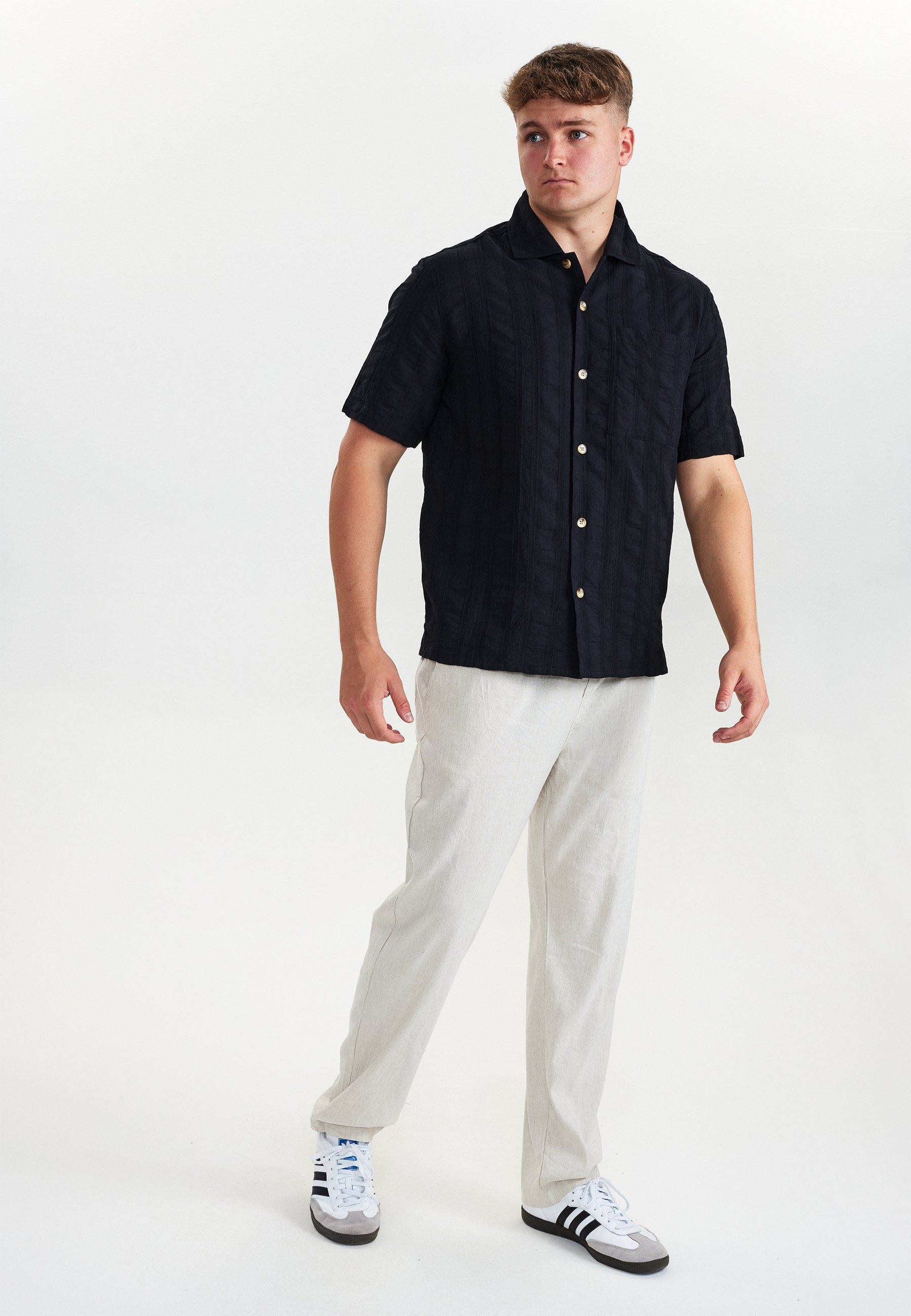 DXNMXRK. DXfelix Outlet Black